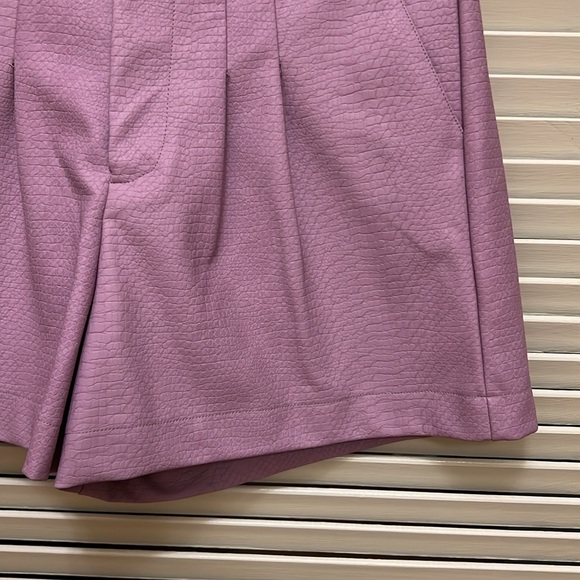 Sincerely Ours Croc Leather, High Waisted, Paper Bag Short in Lilac Croc, Size M - Picture 7 of 17